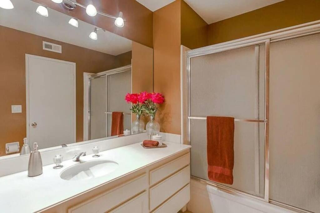 Private Country Club Condo On Awesome Golf Course! Palm Desert Exteriör bild